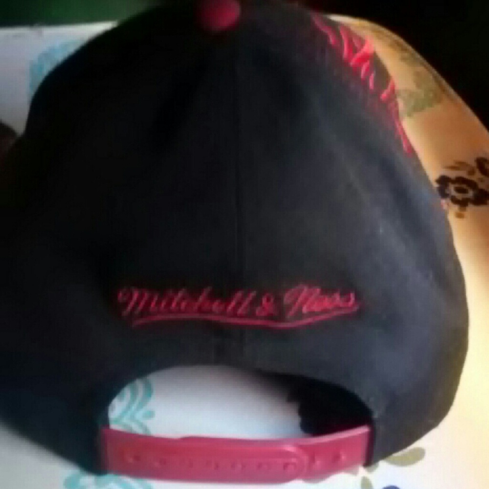 Hat - Picture 3 of 5